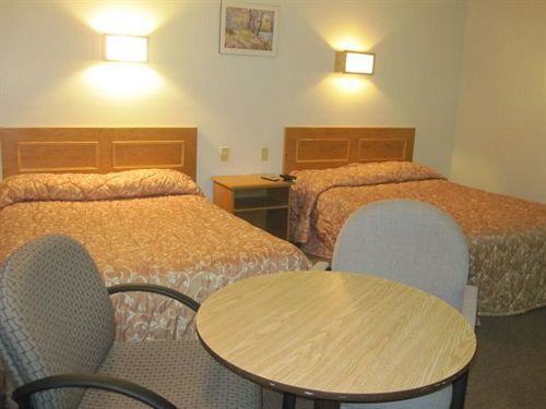 Clarkson Village Motel, 1815 Lakeshore Rd West Миссиссага Экстерьер фото